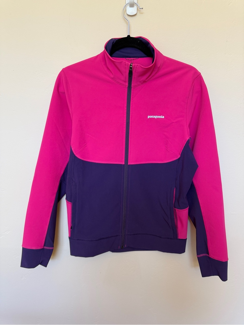 PATAGONIA INTRAVERSE HYBRID SOFT SHELL JACKET WOMENS M SKI ATHLETIC ZIP POCKETS - Picture 2 of 11
